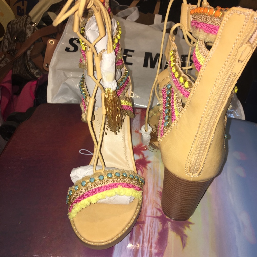 Heels - Picture 5 of 8